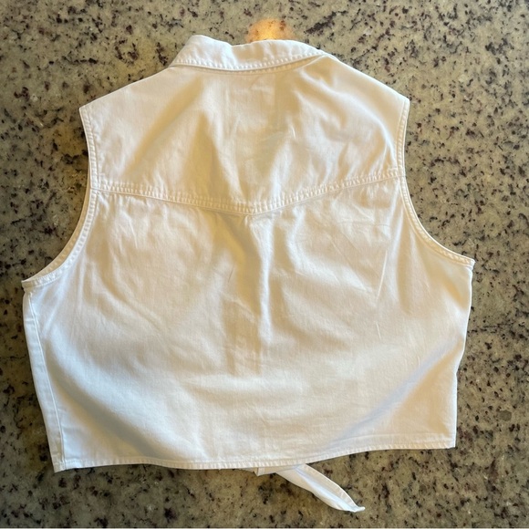 Wrangler White Sleeveless Top size L - Picture 2 of 5